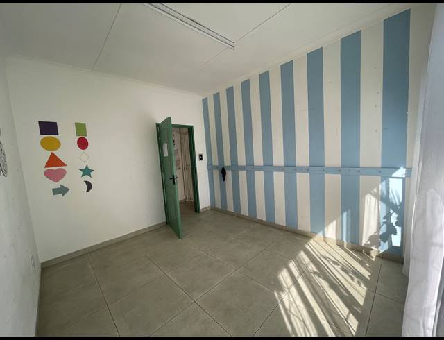 251M² BUSINESS TO LET IN LIBRADENE